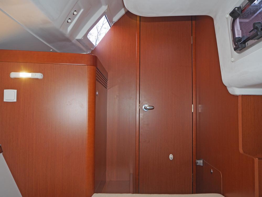 Aft cabin, Accommodation